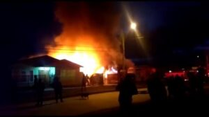 Incendio destruye casa en Natales