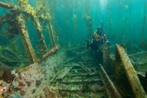 Expondrán diversas imágenes de naufragios en el Estrecho