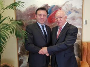 Alcalde promueve descubrimiento de Chile desde el sur