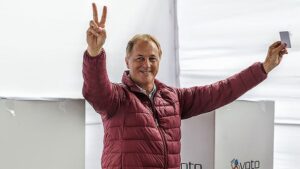 Candidato de centro se queda con la alcaldía de Lima tras meteórico ascenso