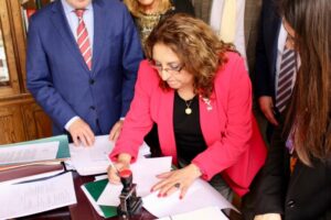 Proyecto de ley aborda el drama de los adultos mayores abandonados