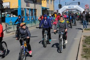 Cicletada por las Jornadas convocó a un centenar de deportistas