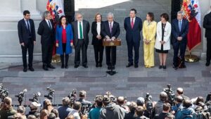 Piñera acusa a Morales de crear falsas expectativas a su pueblo