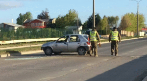 Dos lesionados dejó volcamiento en Avenida Frei