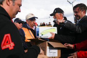 Club Ferrari Chile donó equipo desfibrilador al Centro de Rehabilitación