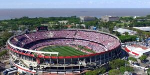 Bochorno mundial: incidentes obligaron a aplazar final de la Libertadores