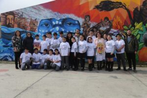 Escuela Hernando de Magallanes inauguró nueva fachada con gran mural artístico