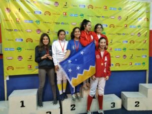 Esgrimistas magallánicos participaron de Torneo Nacional en Santiago