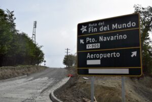 Anuncian licitación para extensión de camino a Puerto Toro