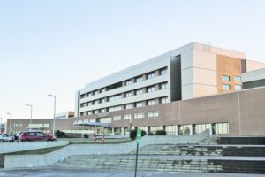 Autoridades de salud piden que se investigue muerte de mujer por falta de mantención de marcapasos