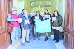 Frente Amplio entregó una carta dirigida al Presidente Piñera en la Intendencia