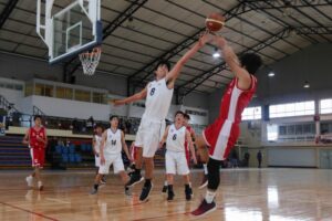 Punta Arenas sigue sumando triunfos en nacional de básquetbol