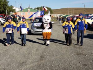 Caminantes de ENAP iniciaron marcha para recolectar dinero