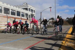 Los pequeños gigantes del ciclismo mostraron su talento en el velódromo del Ramón Cañas