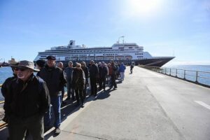 1.300 turistas del crucero Zaandam disfrutaron las bellezas de Punta Arenas