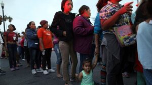 Advierten crisis humanitaria ante caravana de migrantes
