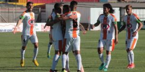 Cobresal tiene un pie en Primera División al derrotar a Cobreloa