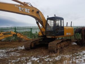 Denuncian sustracción de retroexcavadora
