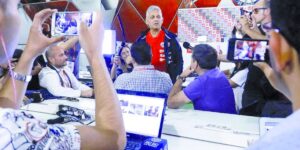 Reinaldo Rueda golpeó la mesa y encaró a periodistas que lo quieren fuera de La Roja