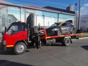 Conductor colombiano se accidentó en la ruta manejando taxi sin licencia