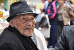 Geriatra confirmó el déficit de especialistas para adultos mayores en Magallanes