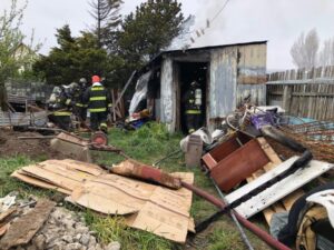 Quema de basura terminó en incendio de Galpón