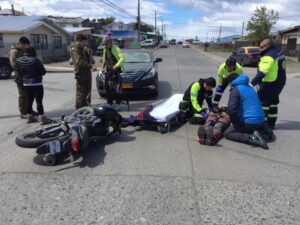 Motocilista resultó lesionado luego de colisionar con taxi colectivo