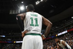 El pelotazo de Irving al público le costó 25.000 dólares por conducta antideportiva