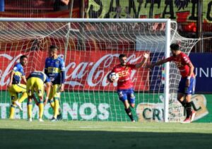 Unión Española empató y complicó a Everton