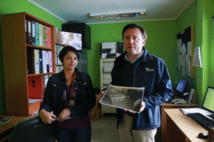 Cámara de vigilancia captó a trío de  delincuentes que robó cámara en Cesfam