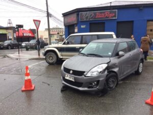 (Galería) Un herido y cuatro vehículos con daños dejó accidente