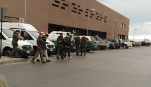 Carabineros detuvo a jóvenes que  portaban pistola, cuchillos y un bate