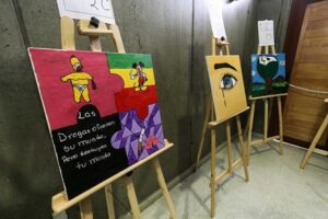 Alumnos realizaron pinturas en prevención de consumo de alcohol y drogas