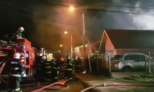 Incendio arrasó con vivienda y dejó dos lesionados