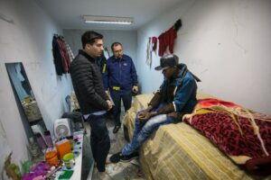 (Video) Impresentable: Trabajadores extranjeros vivían en precarias condiciones dentro del mall chino