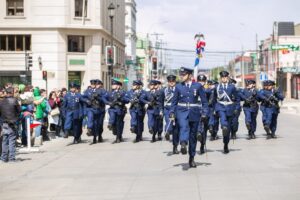 Turistas nacionales y extranjeros disfrutaron del tradicional desfile dominical