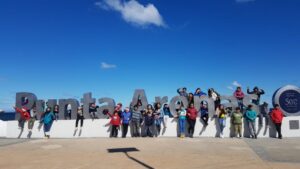 Colegio Charles Darwin realizó jornada navideña junto a niños de la Villa Alfredo Lorca