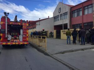 Incendio afectó baño del Liceo  Politécnico de Punta Arenas