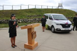 Con nuevo furgón potenciarán actividad comercial de reos