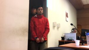 Reo con libertad condicional volvió a la cárcel por robar al interior de vehículos