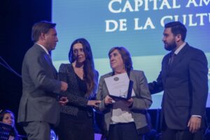 Punta Arenas festejó sus 170 años premiando a trece destacados vecinos