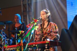 Asistentes del Festival Sonidos del Estrecho vibraron con un brillante espectáculo