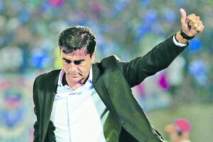 Gustavo Quinteros será el reemplazante de Beñat en la UC