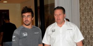 McLaren confirmó a Alonso como piloto de pruebas