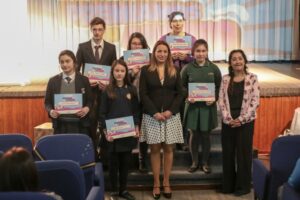 Gobierno premió a estudiantes que participaron en concurso de Cómics