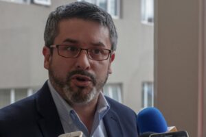 “Cambiar intendentes o gobernadores  es prerrogativa del Presidente”