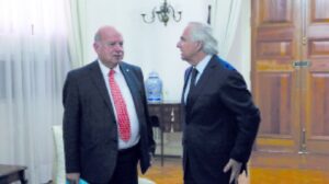 Gobierno y Senado acuerdan agilizar reformas a PDI y Carabineros
