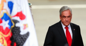Piñera exige liberación de periodistas de TVN