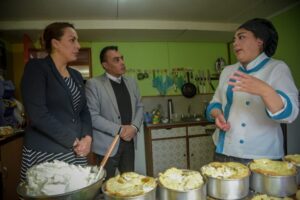 Puntarenenses fortalecen negocios a través de Fosis