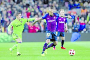 Barcelona de Vidal clasificó con polémica en Copa del Rey
